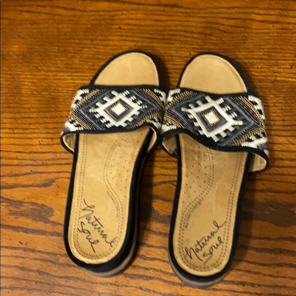 NWOT...Natural Soul sandals